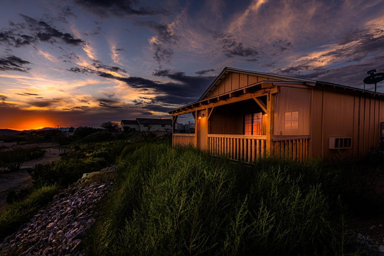 -Pet Friendly- Miners Cabin #5 -Two Double Beds - Private Balcony Tombstone Exterior photo
