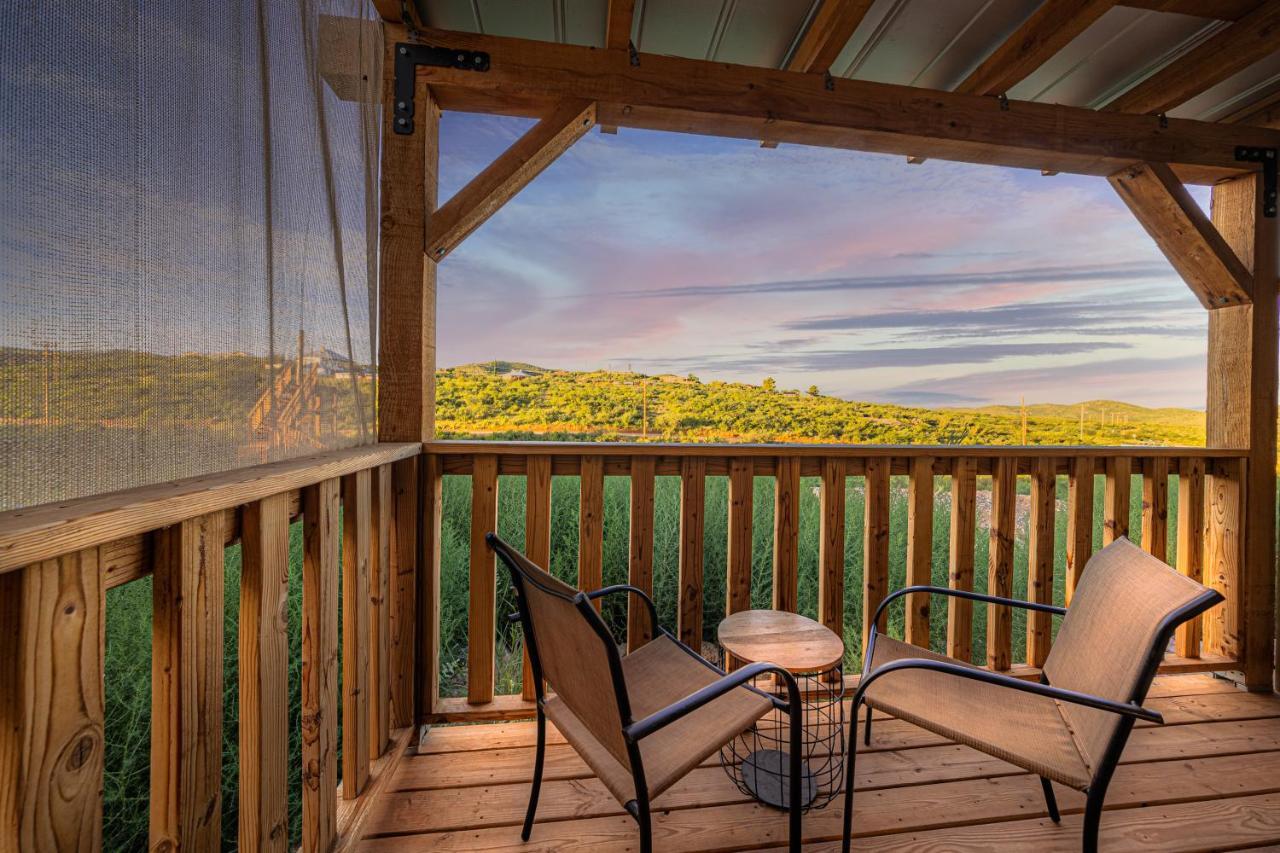 -Pet Friendly- Miners Cabin #5 -Two Double Beds - Private Balcony Tombstone Exterior photo